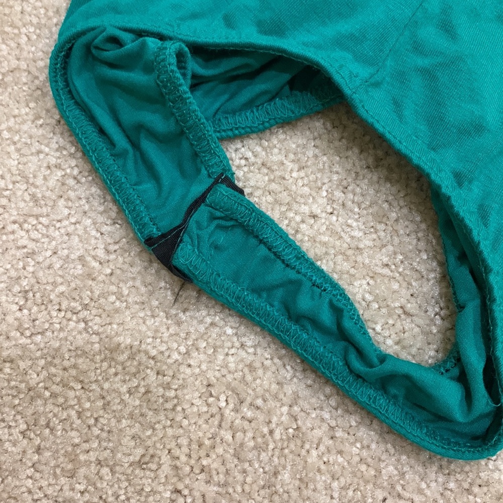 PrettyLittleThing basic cami bodysuit - Picture 5 of 7